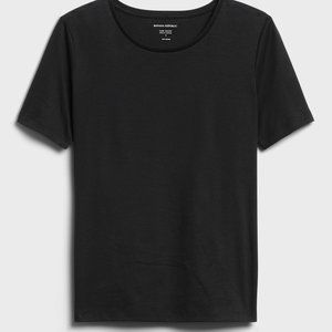 Banana Republic Luxury Touch T-Shirt in M, Black